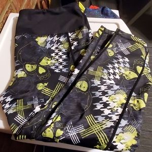 Constantly Varied Gear Abstract Skull Capris